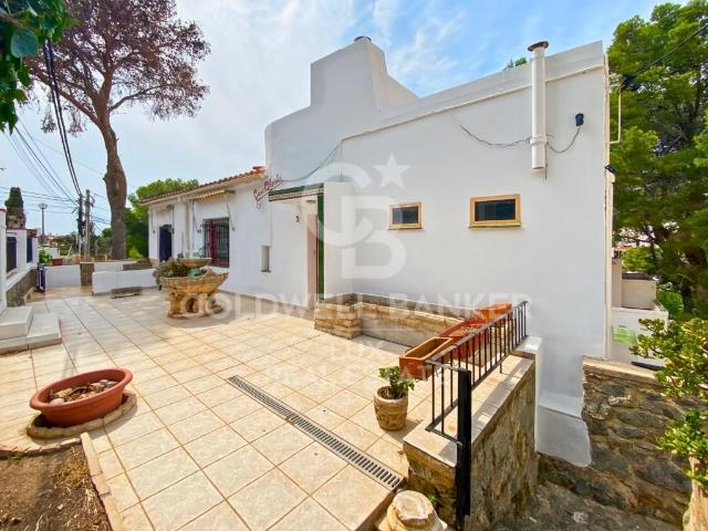 Casa con garaje, terraza y cerca de la playa 177m² Roses