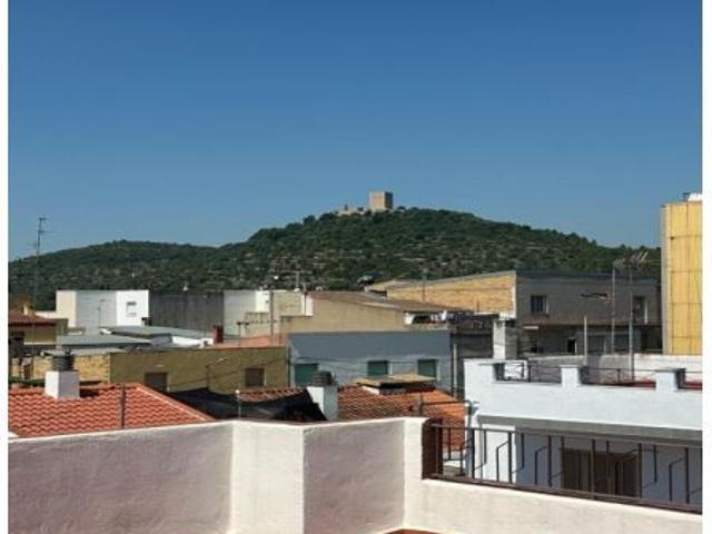 Casa con garaje y patio en el centro de Ulldecona