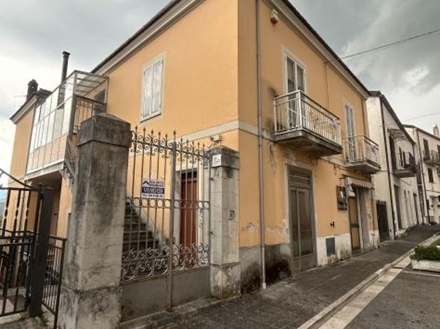CASA CON GIARDINO