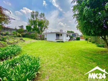 Casa con gran jardín en Jardines del Pedregal