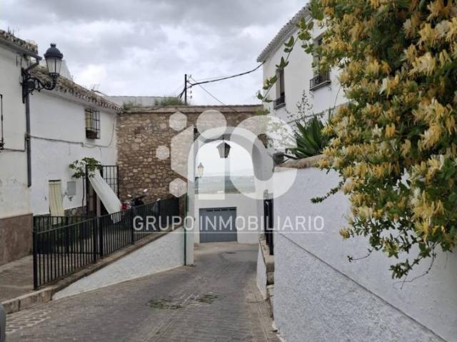 CASA CON GRAN PATIO