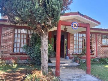 Casa con gran potencial en el corazón de Santa María Pipioltepec, Valle de Bravo
