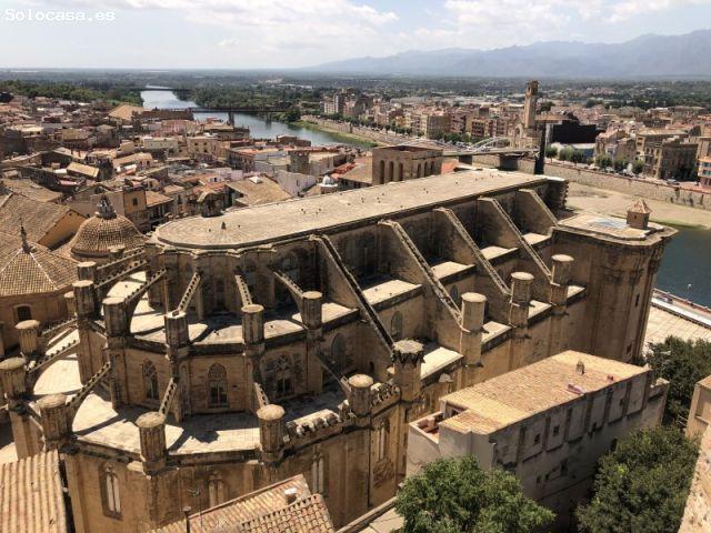Casa con gran potencial en pleno Centro Histórico de Tortosa, junto al Castillo