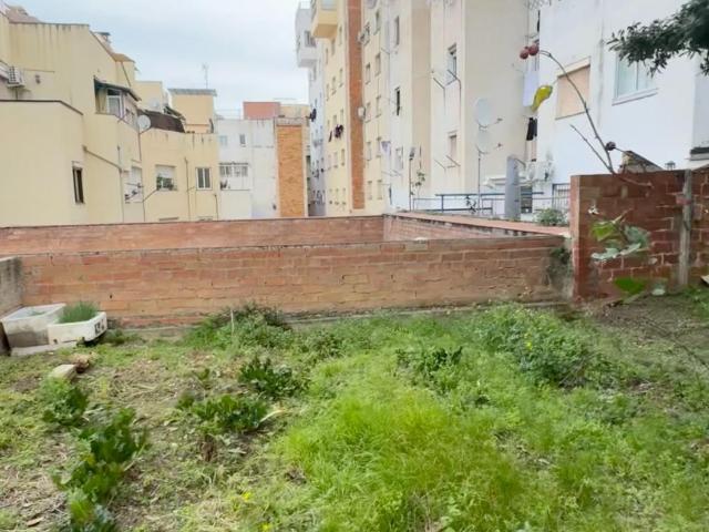 Casa con gran potencial para reformar entre Metro El Coll Teixonera Vallcarca i els Penitents