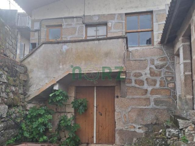 CASA CON HUERTA FINCA Y LOTE DE VIÑEDOS