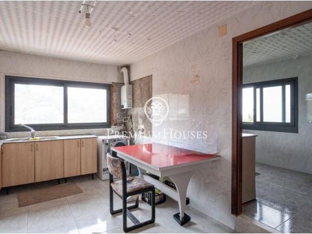 Casa con jardín y piscina en Montmar