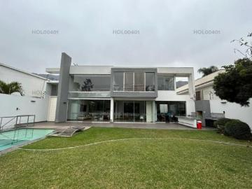 CASA CON LINDA ARQUITECTURA Y VISTA AL GOLF DE LA PLANICIE