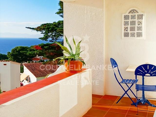 Casa con licencia turística en Montgó, vistas al mar y pisci. 136m² L'Escala