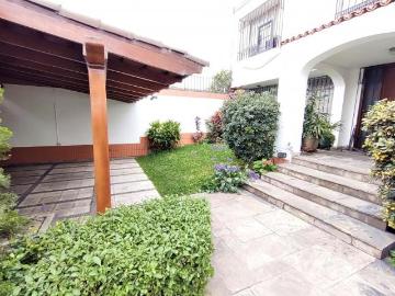 Casa con licencia para oficina administrativa