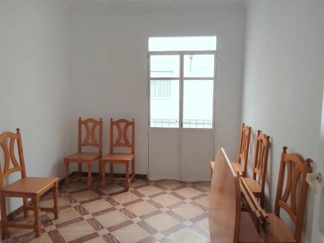 CASA CON LOCAL CÉNTRICA