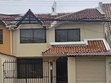 Casa Con Local Comercial
