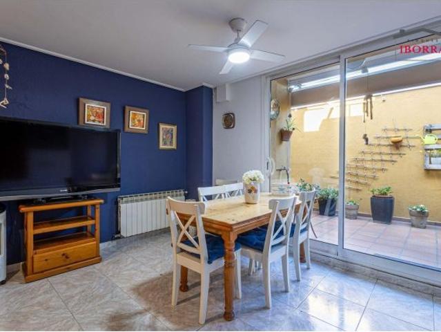 CASA CON LOCAL COMERCIAL EN EL CENTRO DE TORDERA