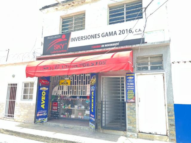 Casa con local comercial en Venta, Centro de Cagua