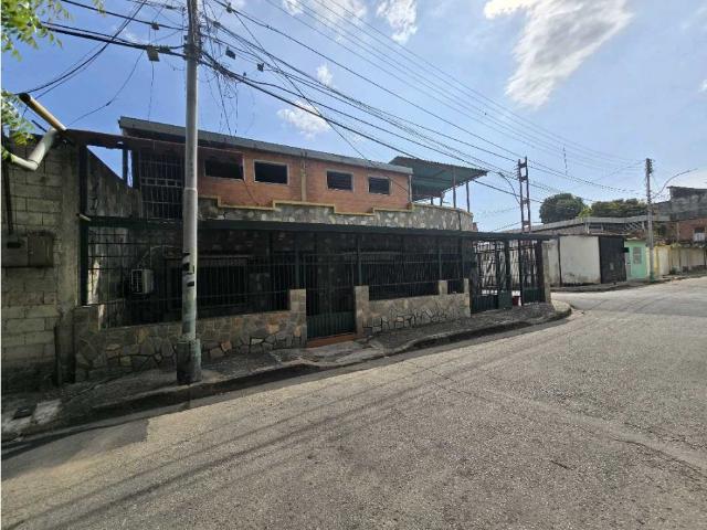 Casa con local en venta Maracay Sector Santa Ana Estado Aragua
