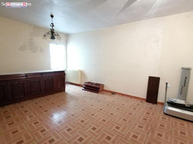 CASA CON LOCAL PARA REFORMA O TIRAR DE 677 METROS DE PARCELA EN PLAZA ARENAL