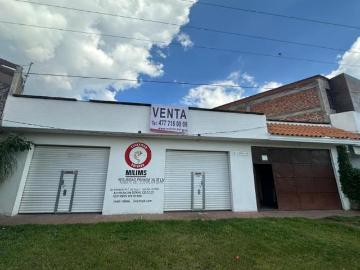 CASA CON LOCALES en venta Carr. a Comanjilla entre León y Silao, Gto