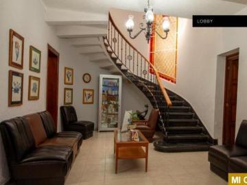 Casa con oficinas en la Condesa en venta, 8 despachos y 2 baños, Cdmx