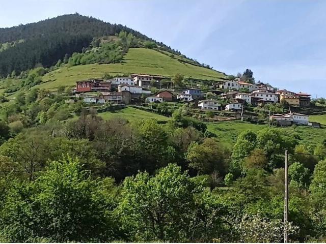¡Casa con panera, cuadras y pajar en entorno único – Ideal para proyecto rural o inversión!
