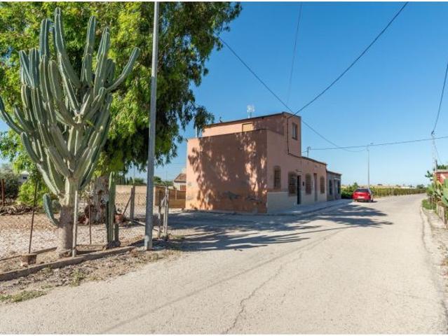 Casa con parcela cerca de Callosa del Segura