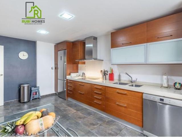 CASA CON PARCELA EN ALHENDIN