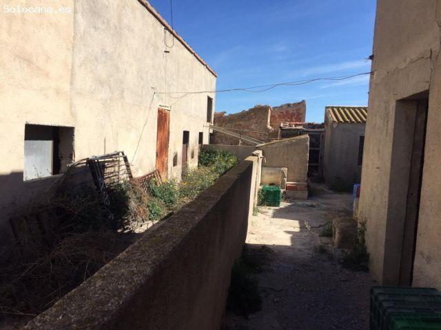 CASA CON PARCELA EN LA HOYA