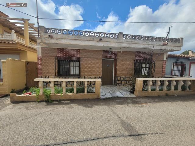 CASA CON PARCELA, LOS LOBOS