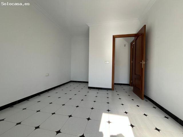 CASA CON PATIO Y AZOTEA, 5 HABITACIONES, 3WC EN AVENIDA ESPAÑA DOS HERMANAS