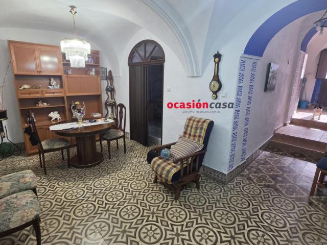 CASA CON PATIO A LA VENTA EN VILLANUEVA DEL REY