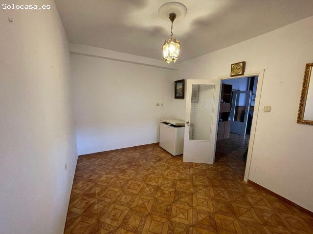 CASA CON PATIO DE 100 METROS EN VALDEFUENTES