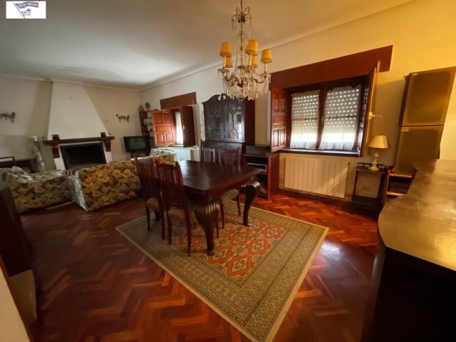 CASA CON PATIO EN BARRAX