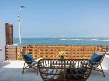 CASA CON PISCINA EN PLAYA CABALLEROS, PUNTA HERMOSA