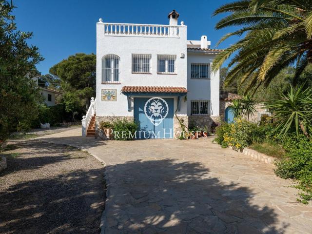 Casa con piscina en primera línea del Port de l'Estany