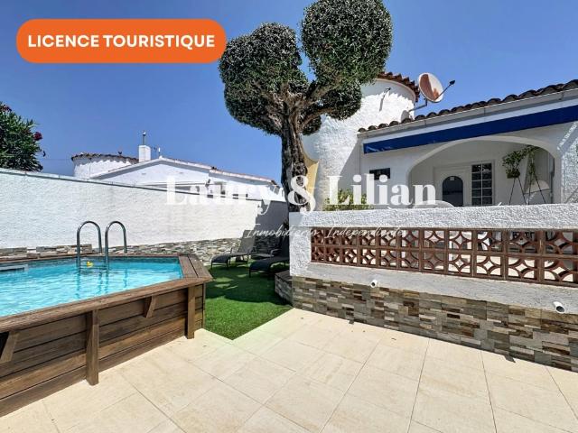 Casa con piscina, garaje y licencia turística