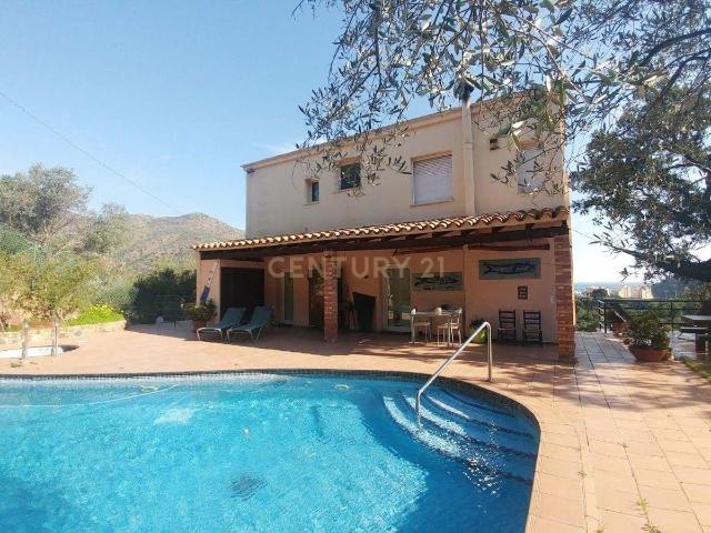 Casa con piscina privada, jardín y vistas en Colera, Costa Brava