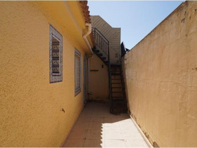 CASA CON PORCHE Y SOLARIUM EN CAMPOSOL