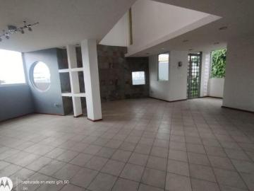 CASA CON PROYECTO MODERNO Y AMPLIOS ESPACIOS