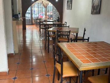Casa con Restaurante en privada Bosques del Sur