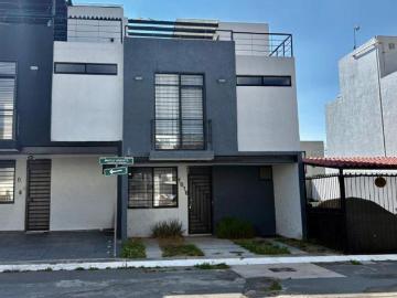 Casa con Roof Garden en Luna Bosque