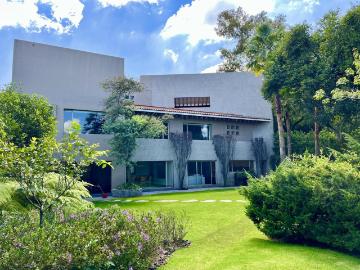 CASA CON SEGURIDAD EN VENTA EN LOMAS ALTAS
