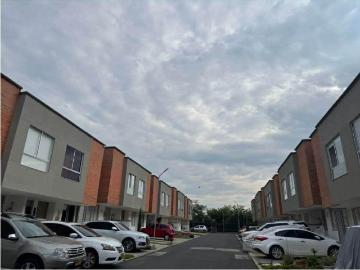 Casa Condominio En Venta En Jamundi En Alfaguara V373496
