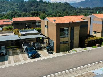 Casa En Venta En Zipaquira En Entrelomas Bosque Residencial V327809