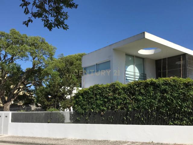 Casa da Árvore Fornos Aldeia do Meco Sesimbra 690 000,00 €