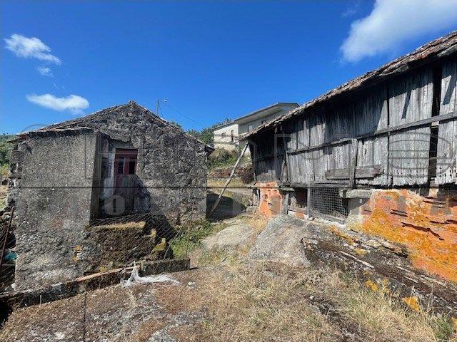 CASA DA PORTELA/ OLIVEIRA DOURO/CINFES