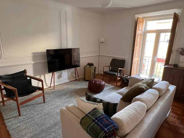 Casa das Flores 4BR + Office Space