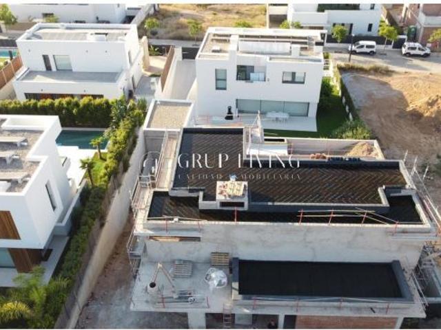 CASA DE OBRA NUEVA EN LA PLANA