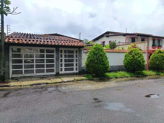 Casa de Oportunidad de inversión Urb La Boyera El Hatillo RR