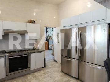 Casa de Oportunidad en Venta en Fraccionamiento Viveros de Cocoyoc