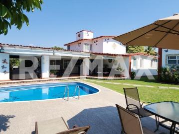 Casa de Oportunidad en Venta en Fraccionamiento Viveros de Cocoyoc
