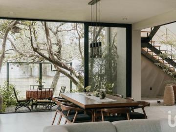 Casa de Autor en venta en condominio La Fresna