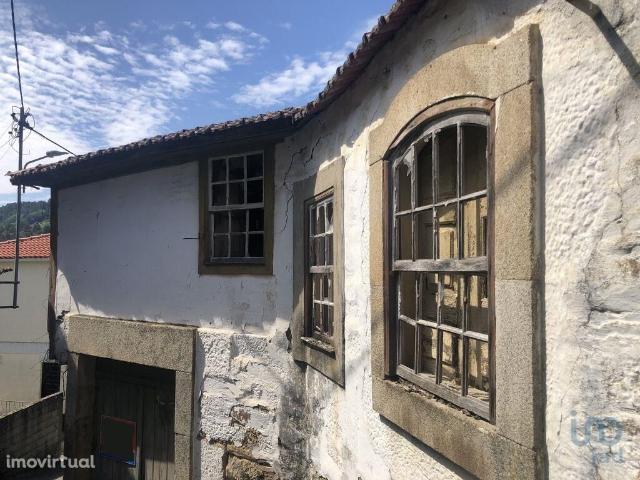 Casa de aldeia T3 em Louredo e Fornelos de 280,00 m2